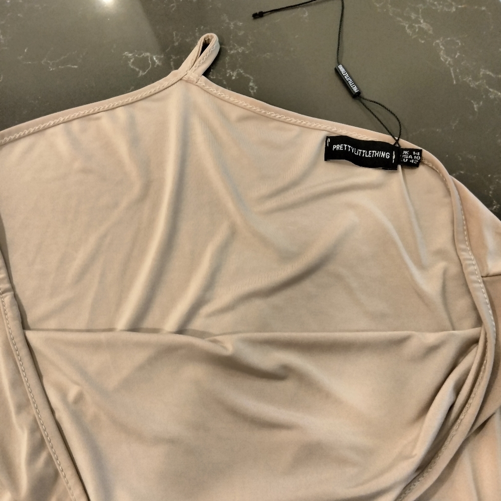 Prettylittlething beige - Picture 2 of 4
